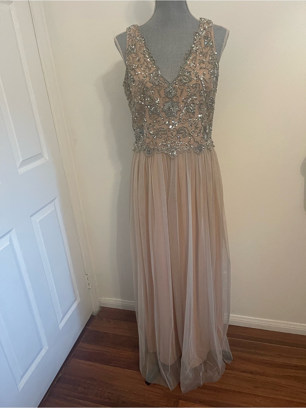 Adrianna Papell Beaded V-Neck Maxi Dress in Nude Blush. Size 14".